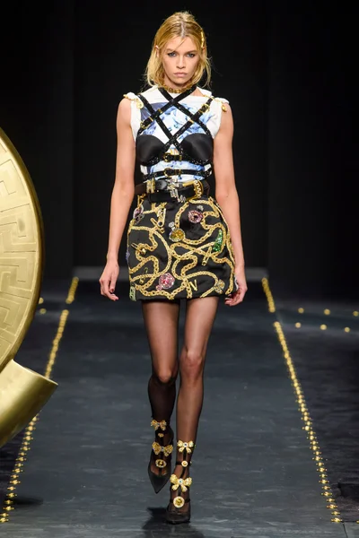 Look 54